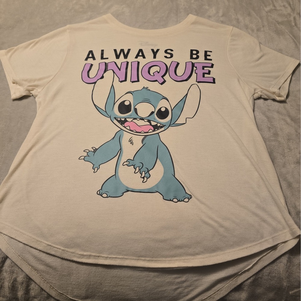 Women's Disney Juniors Stitch Graphic Tee T-Shirt Short Sleeve X-Large Ivory